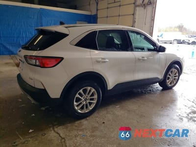 Trzecie zdjęcie samochodu z tyłu: 2021 FORD ESCAPE SE VIN:1FMCU9G63MUA45489 - miniatura
