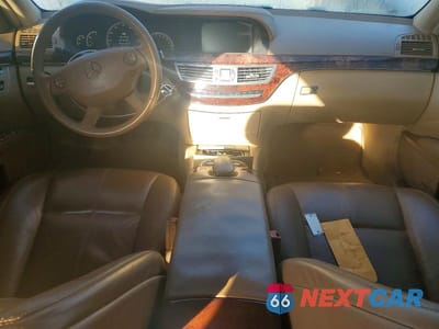 Zdjęcie 8 z 12 samochodu: 2008 MERCEDES-BENZ S 550 VIN:WDDNG71X58A228559 - miniatura