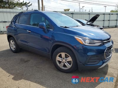 Czwarte zdjęcie samochodu z boku: 2019 CHEVROLET TRAX 1LT VIN:3GNCJLSB5KL259980 - miniatura