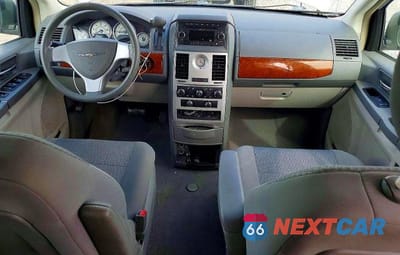 Zdjęcie 8 z 13 samochodu: 2009 CHRYSLER TOWN & COUNTRY LX VIN:2A8HR44E19R590940 - miniatura
