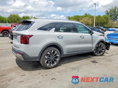 Trzecie zdjęcie samochodu z tyłu: 2025 KIA SORENTO EX VIN:5XYRH4JF2SG397864 - miniatura