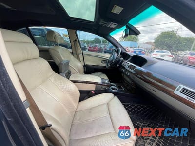 Piąte zdjęcie samochodu w środku: 2008 BMW 750 LI VIN:WBAHN83548DT77748 - miniatura