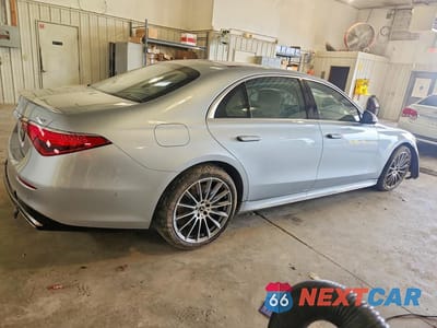 Trzecie zdjęcie samochodu z tyłu: 2025 MERCEDES-BENZ S 580 4MATIC VIN:W1K6G7GB4SA323511 - miniatura