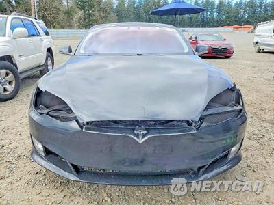 Piąte zdjęcie samochodu w środku: 2017 TESLA MODEL S VIN:5YJSA1E28HF223745 - miniatura