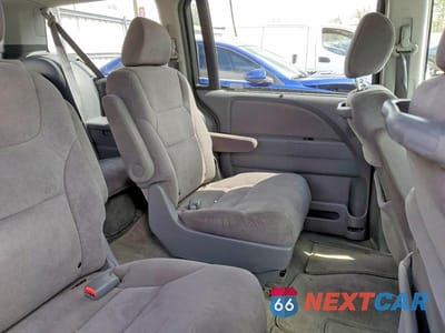 Zdjęcie 11 z 13 samochodu: 2005 HONDA ODYSSEY EX VIN:5FNRL38455B415945 - miniatura