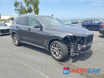 Czwarte zdjęcie samochodu z boku: 2022 BMW X5 XDRIVE40I VIN:5UXCR6C09N9M48532 - miniatura