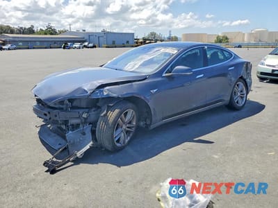 2015 TESLA MODEL S 5YJSA1E11FF118811 - główne zdjęcie licytacji z USA - miniatura