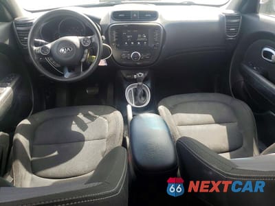 Zdjęcie 8 z 13 samochodu: 2018 KIA SOUL + VIN:KNDJP3A56J7612949 - miniatura