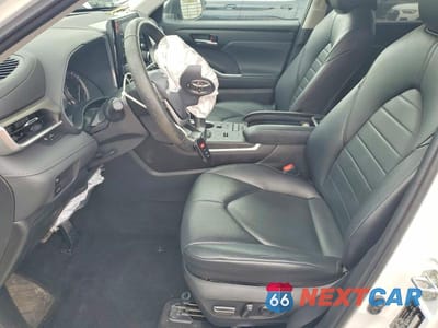 Zdjęcie 7 z 13 samochodu: 2022 TOYOTA HIGHLANDER XLE VIN:5TDGZRAH5NS544494 - miniatura