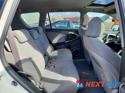 Zdjęcie 11 z 13 samochodu: 2007 TOYOTA RAV4 LIMITED VIN:JTMBD31V275093304 - miniatura