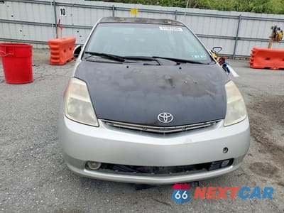 Piąte zdjęcie samochodu w środku: 2005 TOYOTA PRIUS BASE VIN:JTDKB20UX53063355 - miniatura
