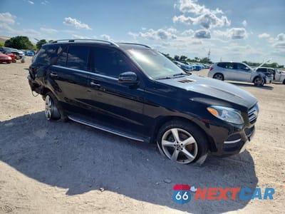 Czwarte zdjęcie samochodu z boku: 2018 MERCEDES-BENZ GLE 350 4MATIC VIN:4JGDA5HB0JB008733 - miniatura