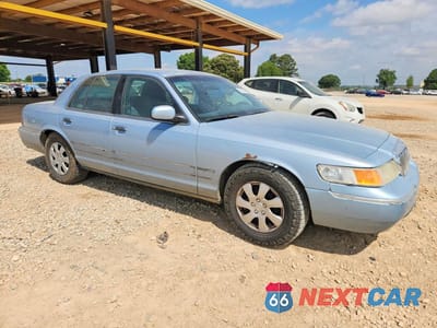 Czwarte zdjęcie samochodu z boku: 2000 MERCURY GRAND MARQUIS GS VIN:2MEFM74W2YX627882 - miniatura