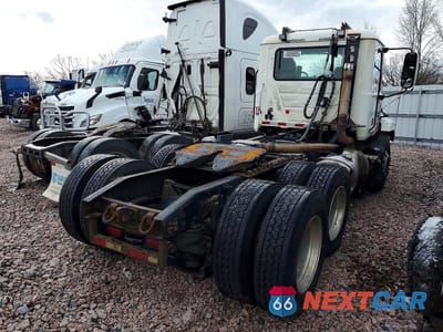 Czwarte zdjęcie samochodu z boku: 2016 MACK 600 CXU600 VIN:1M1AW21YXGM010847 - miniatura