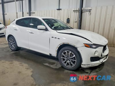 Czwarte zdjęcie samochodu z boku: 2020 MASERATI LEVANTE S VIN:ZN661YUA9LX344736 - miniatura