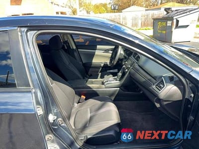 Piąte zdjęcie samochodu w środku: 2021 HONDA CIVIC LX VIN:2HGFC2F64MH524053 - miniatura