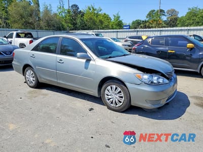 Czwarte zdjęcie samochodu z boku: 2005 TOYOTA CAMRY LE VIN:4T1BE30K35U587903 - miniatura