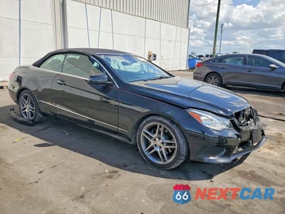 Czwarte zdjęcie samochodu z boku: 2014 MERCEDES-BENZ E 350 VIN:WDDKK5KF4EF239854 - miniatura