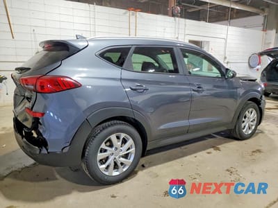 Trzecie zdjęcie samochodu z tyłu: 2019 HYUNDAI TUCSON VALUE VIN:KM8J3CA42KU985620 - miniatura