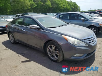 Czwarte zdjęcie samochodu z boku: 2011 HYUNDAI SONATA LIMITED VIN:5NPEC4AC0BH304402 - miniatura