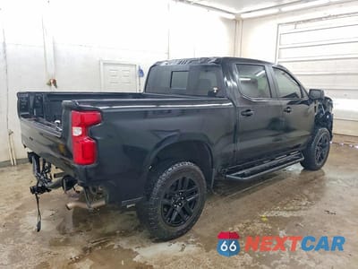 Trzecie zdjęcie samochodu z tyłu: 2021 CHEVROLET SILVERADO K1500 LT TRAIL BOSS VIN:3GCPYFED1MG445399 - miniatura