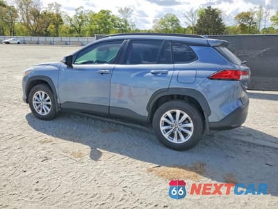Drugie zdjęcie samochodu z przodu: 2024 TOYOTA COROLLA CROSS LE VIN:7MUCAABG7RV094064 - miniatura