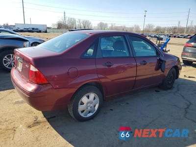 Trzecie zdjęcie samochodu z tyłu: 2006 FORD FOCUS VIN:1FAFP34N56W223160 - miniatura