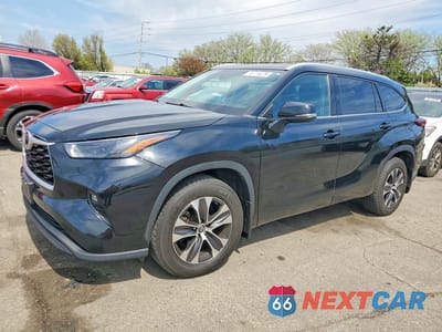 2022 TOYOTA HIGHLANDER XLE 5TDHZRBH4NS575741 - główne zdjęcie licytacji z USA - miniatura