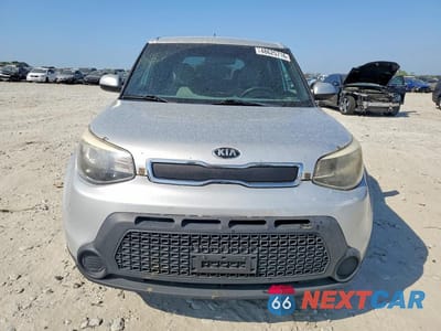 Piąte zdjęcie samochodu w środku: 2016 KIA SOUL BASE VIN:KNDJN2A24G7832282 - miniatura