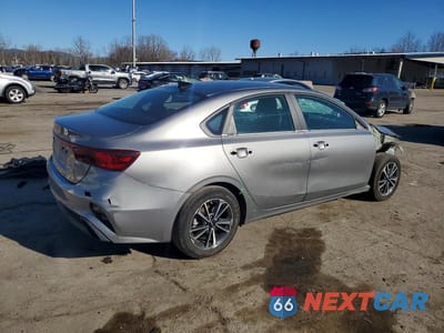 Trzecie zdjęcie samochodu z tyłu: 2024 KIA FORTE LXS VIN:3KPF24ADXRE709844 - miniatura