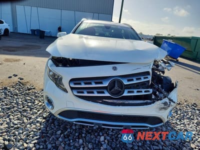 Piąte zdjęcie samochodu w środku: 2018 MERCEDES-BENZ GLA 250 VIN:WDCTG4EB8JJ459468 - miniatura