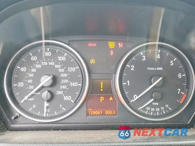 Zdjęcie 9 z 12 samochodu: 2011 BMW 328 I VIN:WBAPH7G52BNN04585 - miniatura