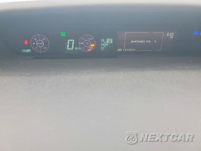 Zdjęcie 9 z 12 samochodu: 2014 TOYOTA PRIUS THREE VIN:JTDKN3DU2E0364047 - miniatura