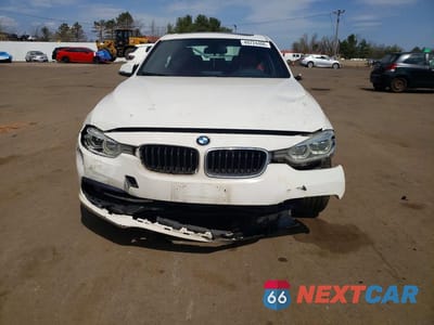 Piąte zdjęcie samochodu w środku: 2018 BMW 330 XI VIN:WBA8D9C56JEB35832 - miniatura