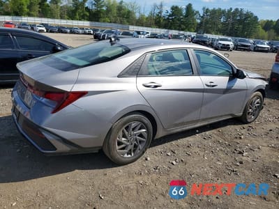 Trzecie zdjęcie samochodu z tyłu: 2024 HYUNDAI ELANTRA SEL VIN:KMHLM4DG3RU755225 - miniatura
