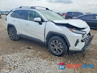 Czwarte zdjęcie samochodu z boku: 2024 TOYOTA RAV4 LIMITED VIN:JTMD6RFV8RJ053236 - miniatura
