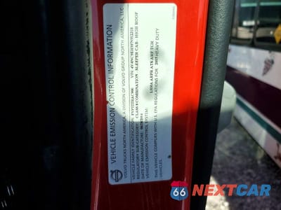 Zdjęcie 10 z 10 samochodu: 2015 VOLVO VNL SEMI TRUCK VIN:4V4NC9EH9FN912318 - miniatura