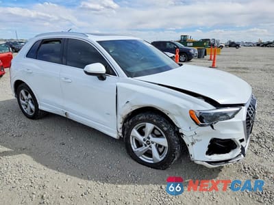 Czwarte zdjęcie samochodu z boku: 2021 AUDI Q3 PREMIUM 40 VIN:WA1AUCF39M1064852 - miniatura