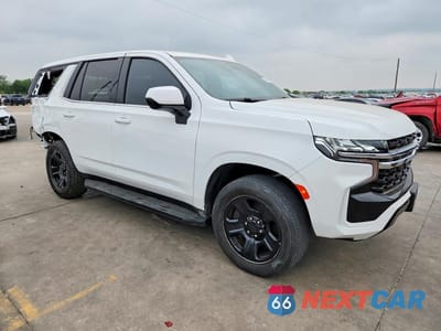 Czwarte zdjęcie samochodu z boku: 2024 CHEVROLET TAHOE C1500 VIN:1GNSCLED4RR300623 - miniatura