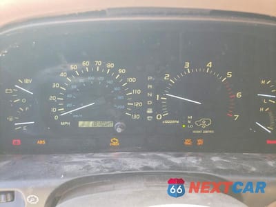 Zdjęcie 9 z 13 samochodu: 2002 LEXUS LX 470 BASE VIN:JTJHT00W023516940 - miniatura
