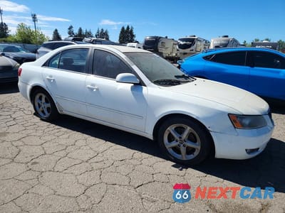 Czwarte zdjęcie samochodu z boku: 2007 HYUNDAI SONATA SE VIN:5NPEU46FX7H174880 - miniatura