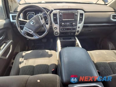 Zdjęcie 8 z 12 samochodu: 2017 NISSAN TITAN XD SV VIN:1N6BA1C44HN560982 - miniatura