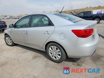 Drugie zdjęcie samochodu z przodu: 2013 KIA FORTE EX VIN:KNAFU4A22D5647138 - miniatura