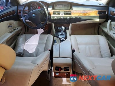 Zdjęcie 8 z 12 samochodu: 2008 BMW 528 I VIN:WBANU53518CT11006 - miniatura