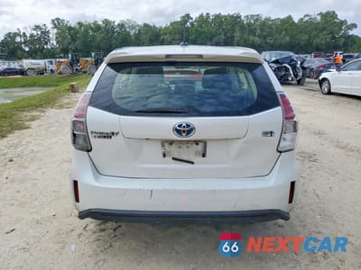 Zdjęcie 6 z 12 samochodu: 2016 TOYOTA PRIUS V THREE VIN:JTDZN3EU5GJ044036 - miniatura