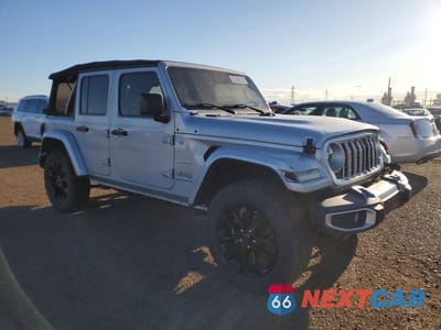 Czwarte zdjęcie samochodu z boku: 2024 JEEP WRANGLER SAHARA 4XE VIN:1C4RJXP65RW255003 - miniatura