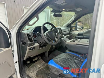 Piąte zdjęcie samochodu w środku: 2020 FORD F350 SUPER DUTY VIN:1FT8W3DN8LED02118 - miniatura