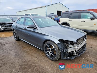 Czwarte zdjęcie samochodu z boku: 2017 MERCEDES-BENZ C 300 4MATIC VIN:55SWF4KB6HU187416 - miniatura