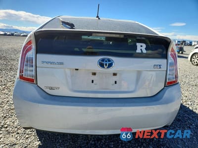 Zdjęcie 6 z 12 samochodu: 2015 TOYOTA PRIUS TWO VIN:JTDKN3DU8F1872342 - miniatura