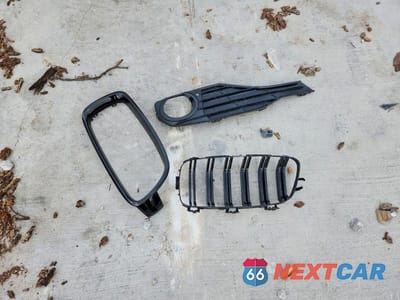 Zdjęcie 12 z 13 samochodu: 2015 BMW 320 I VIN:WBA3B1G53FNT07914 - miniatura